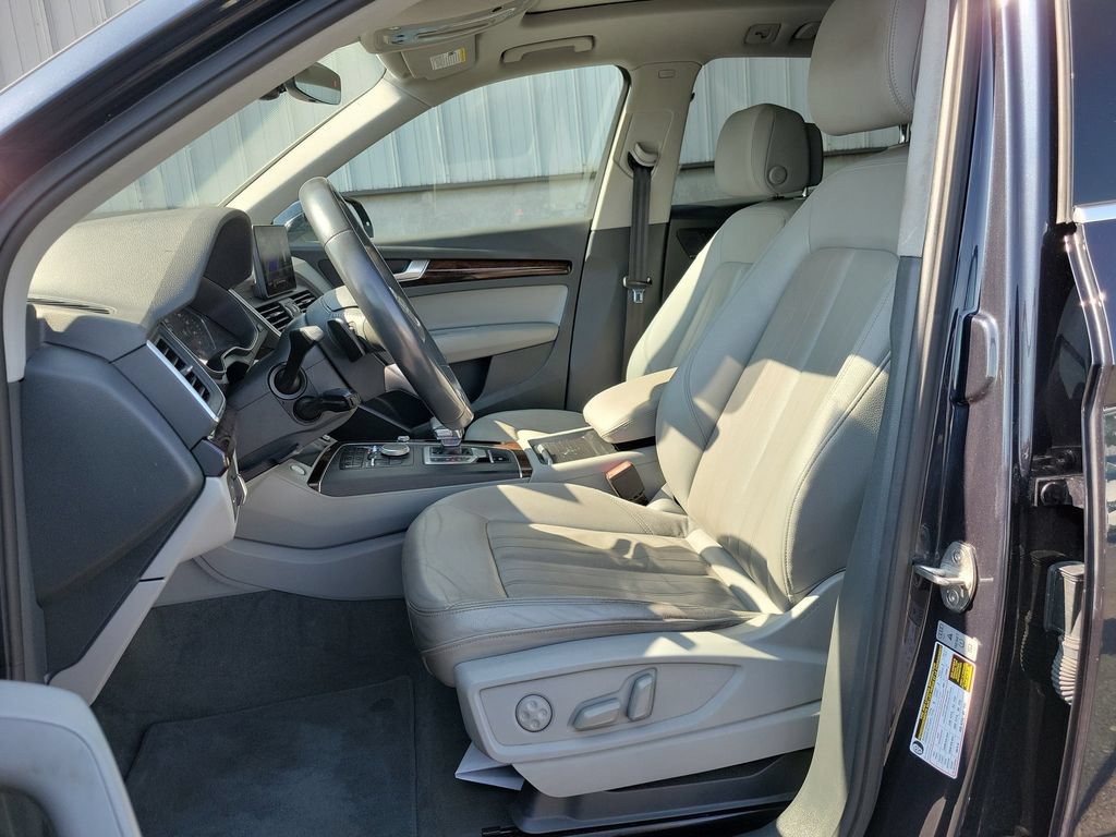 Used 2020 Audi Q5 2.0T Premium w/ Convenience Package AWD/4WD image 20