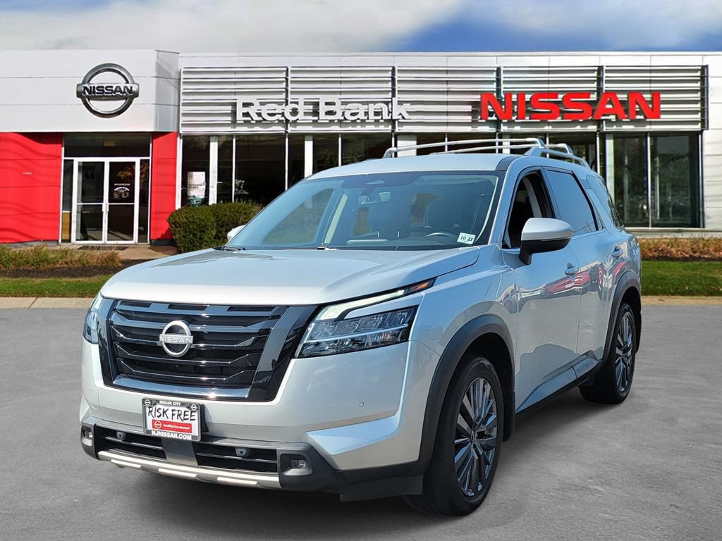 Used 2023 Nissan Pathfinder SL w/ Lighting Package (N92) AWD/4WD image 4