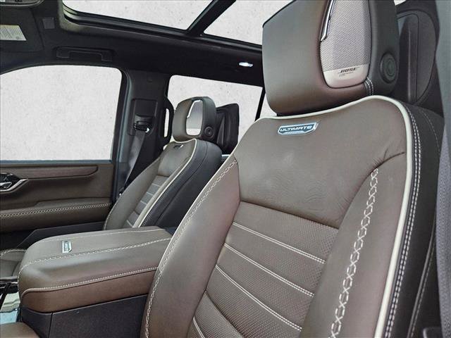 Used 2025 GMC Yukon Denali Ultimate w/ LPO, Floor Liner Package AWD/4WD image 14