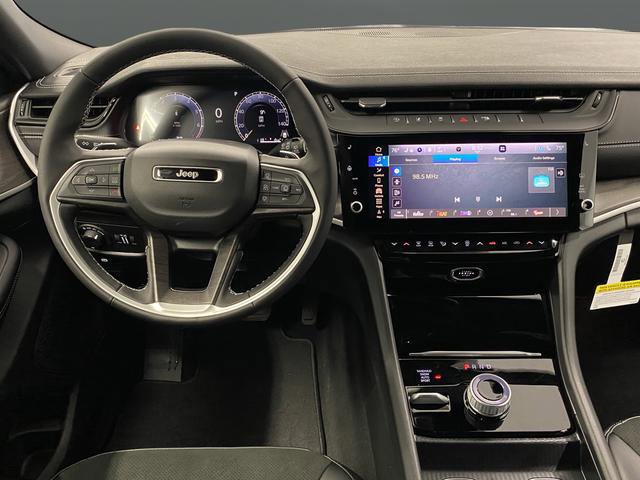 New 2026 Jeep Grand Cherokee Altitude image 5