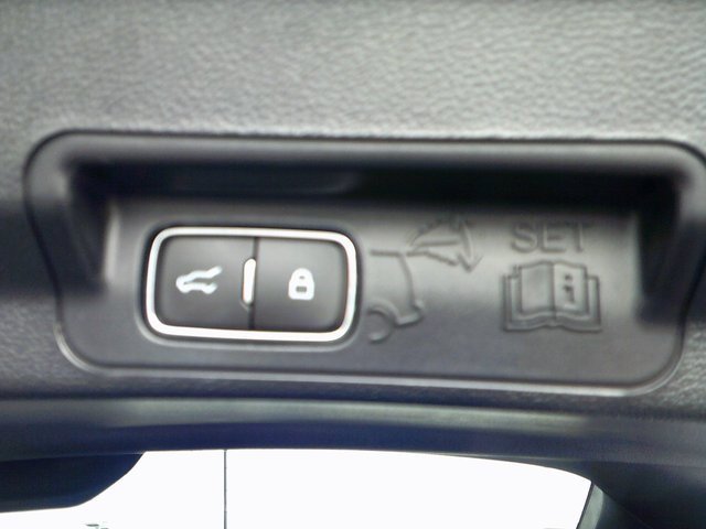 Used 2023 Ford Explorer XLT w/ Equipment Group 202A image 23