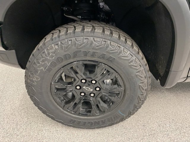 New 2026 Chevrolet Silverado 1500 ZR2 image 10