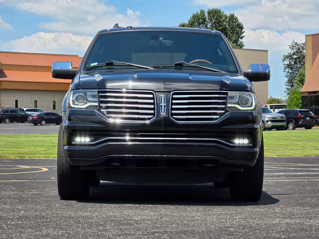 Used 2015 Lincoln Navigator 4WD image 2