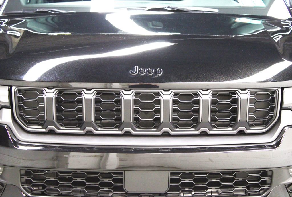 New 2026 Jeep Grand Cherokee Limited w/ Limited Altitude Package image 36