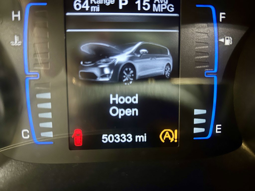 Used 2017 Chrysler Pacifica Touring-L w/ Tire & Wheel Group image 21