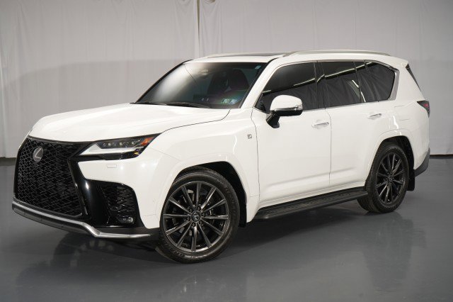 Used 2025 Lexus LX 700h F Sport image 1