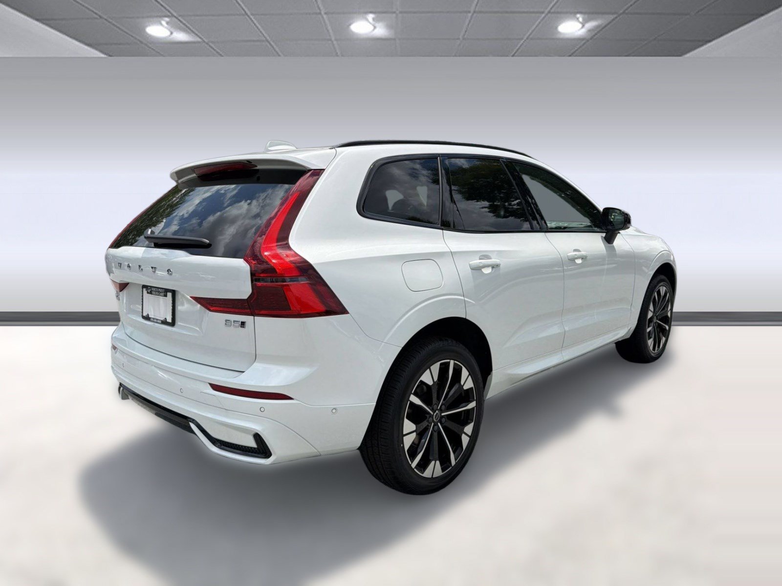 New 2026 Volvo XC60 B5 Plus w/ Protection Package AWD/4WD image 9