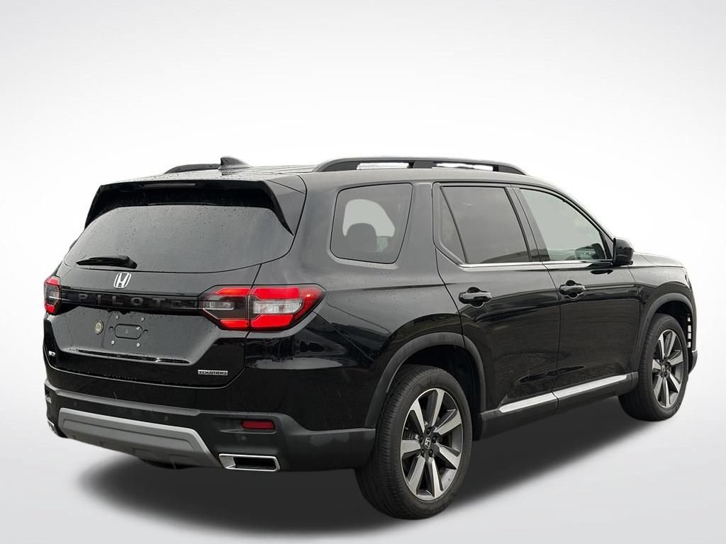 Used 2024 Honda Pilot Touring image 6