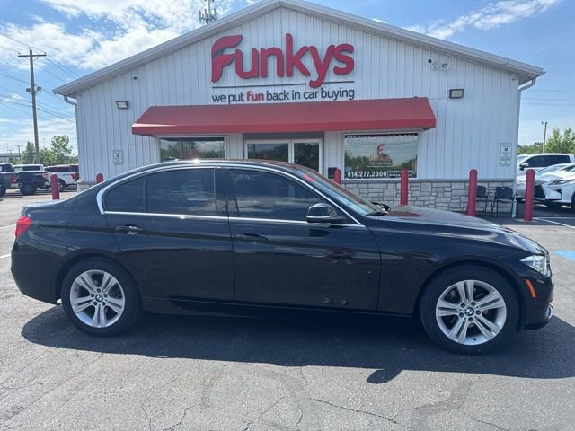 Used 2018 BMW 330i xDrive Sedan w/ Convenience Package AWD/4WD image 2