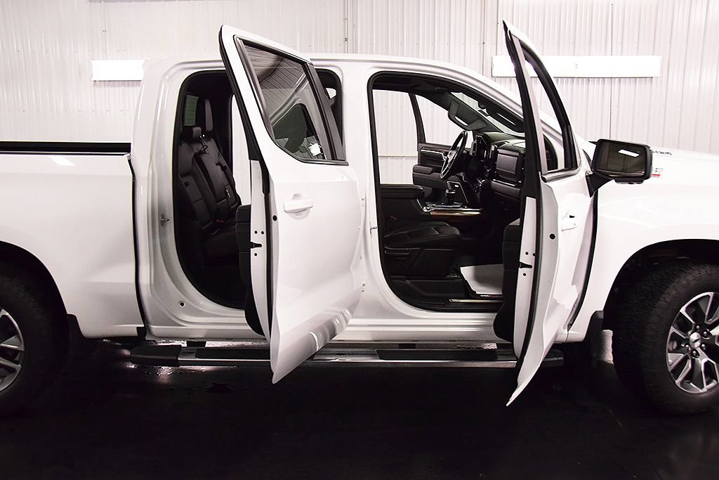 Used 2024 Chevrolet Silverado 1500 RST AWD/4WD image 35