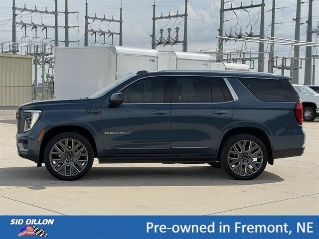 Certified 2025 GMC Yukon Denali Ultimate w/ LPO, Floor Liner Package AWD/4WD image 9