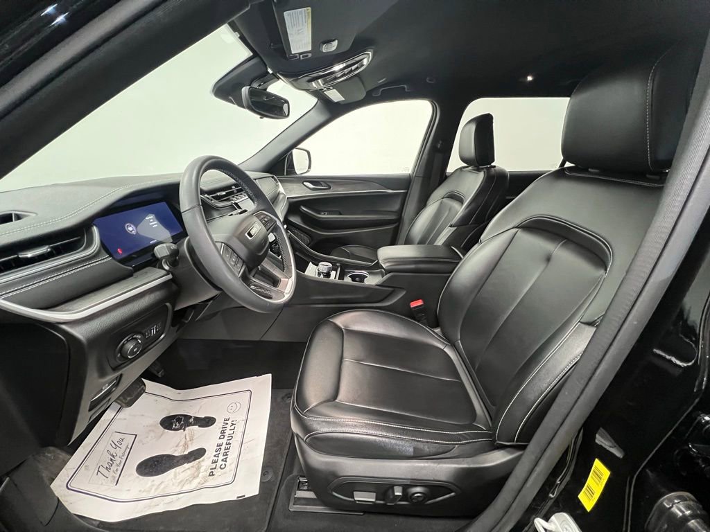 Used 2024 Jeep Grand Cherokee L Limited image 4