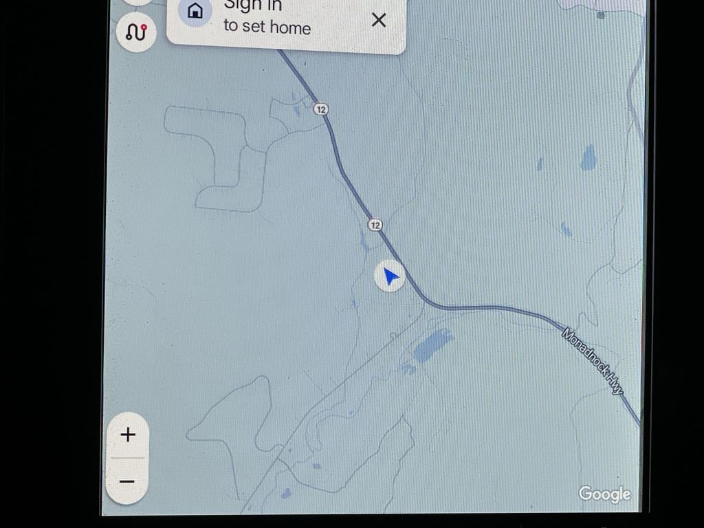 Used 2025 Volvo XC40 B5 Plus image 17