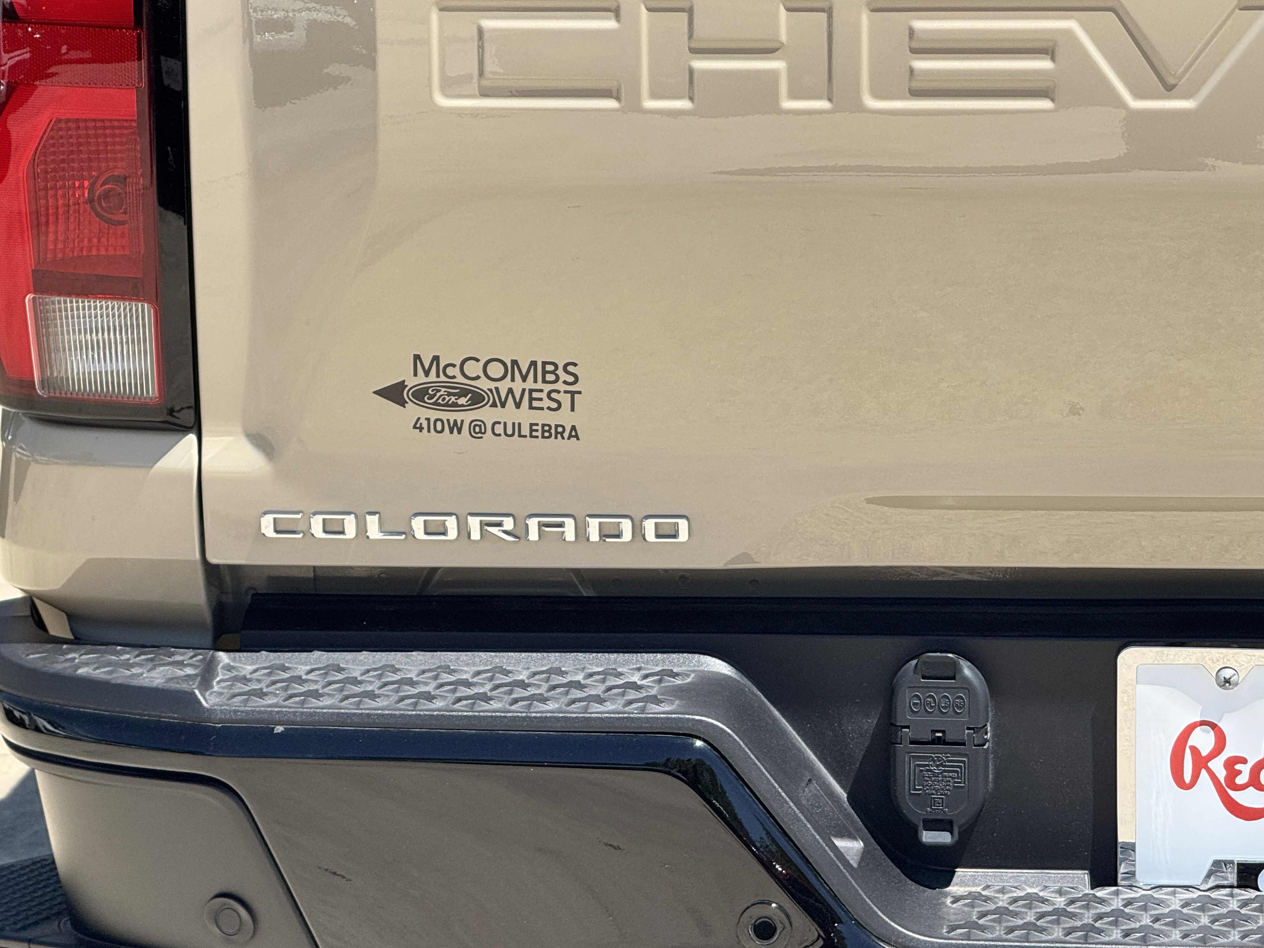 Used 2024 Chevrolet Colorado Z71 w/ Z71 Convenience Package 2 image 8