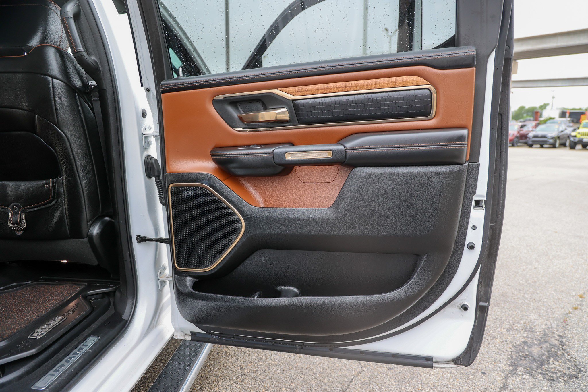 Used 2022 RAM 1500 Limited w/ Body Color Bumper Group AWD/4WD image 39