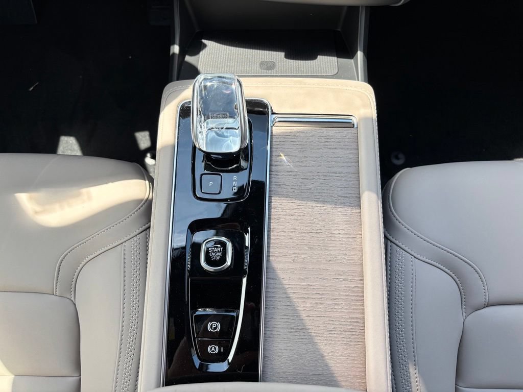New 2026 Volvo XC90 B6 Plus w/ Protection Package Premier AWD/4WD image 13