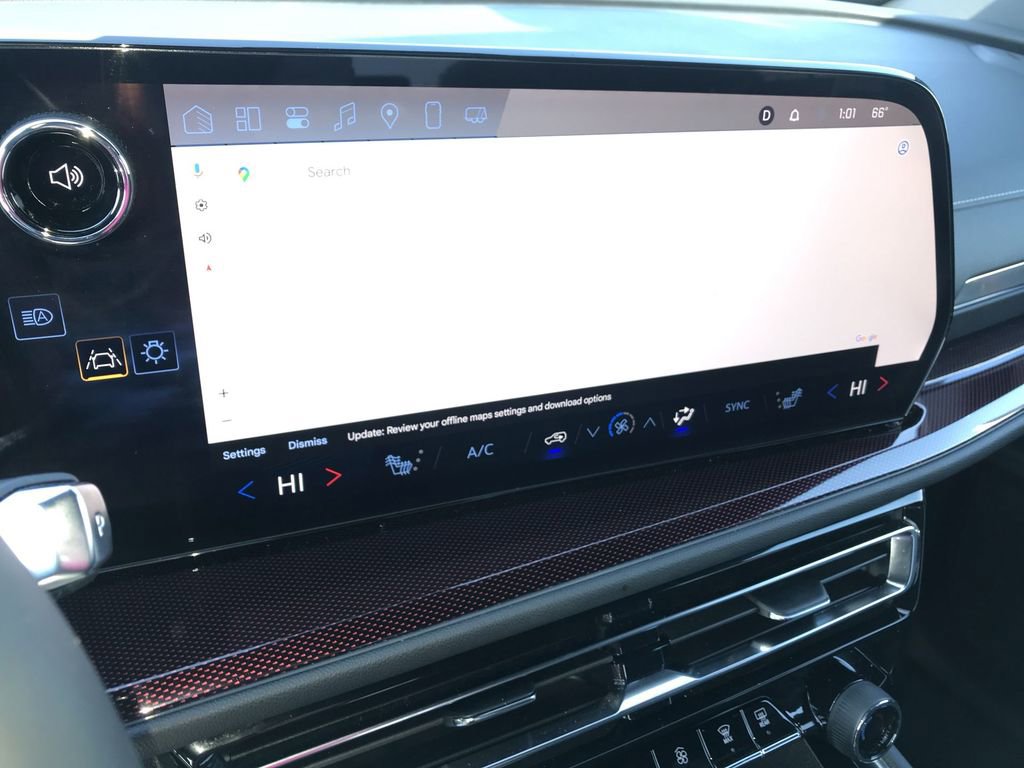 Used 2025 Chevrolet Traverse Z71 image 18