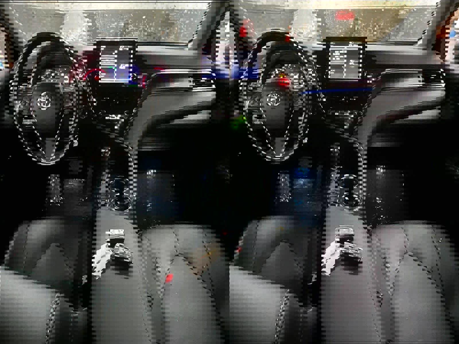 Used 2022 Toyota Camry XSE FWD image 16