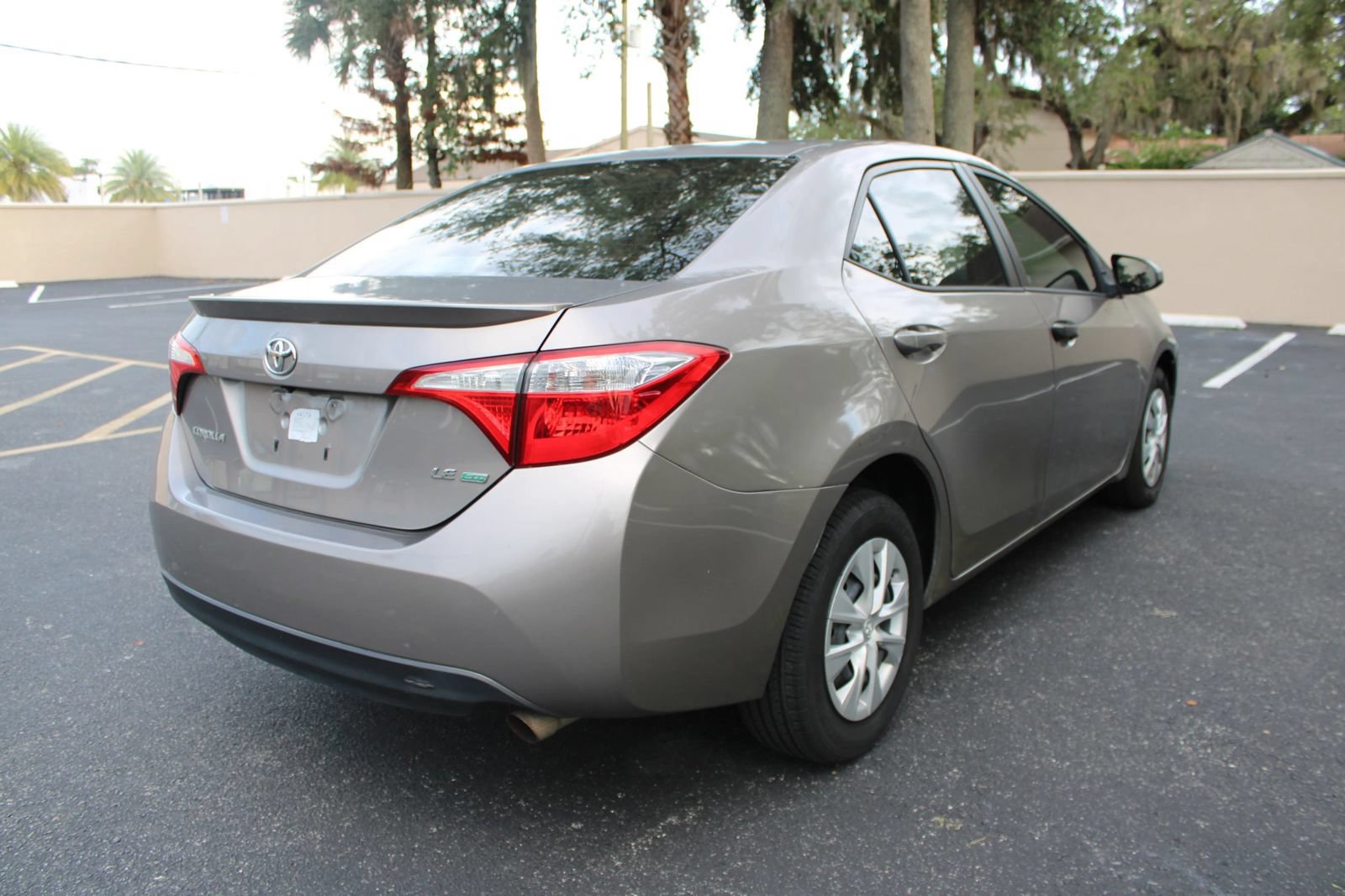 Used 2016 Toyota Corolla LE FWD image 15