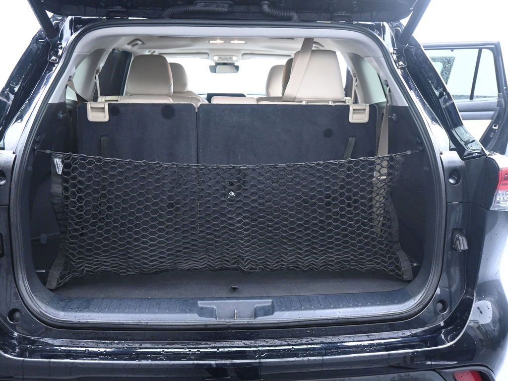 Used 2023 Toyota Highlander XLE image 17