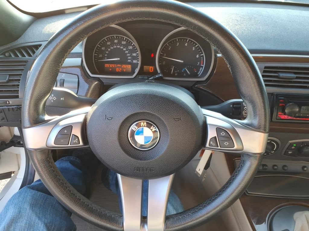 Used 2004 BMW Z4 2.5i RWD image 15