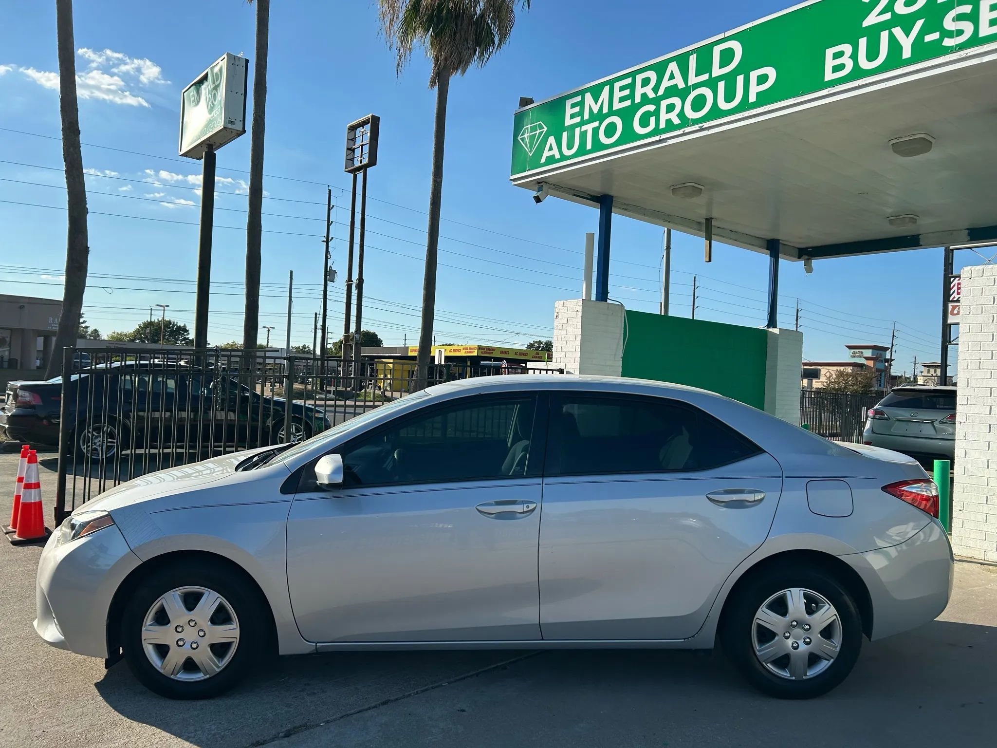 Used 2015 Toyota Corolla L image 3