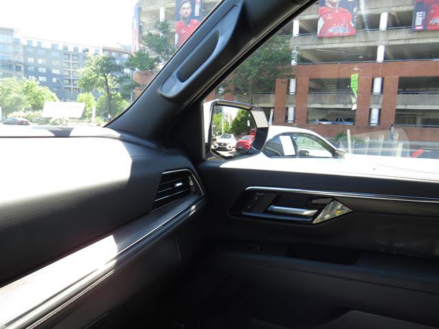 Used 2025 Chevrolet Suburban LT w/ Comfort Package AWD/4WD image 17