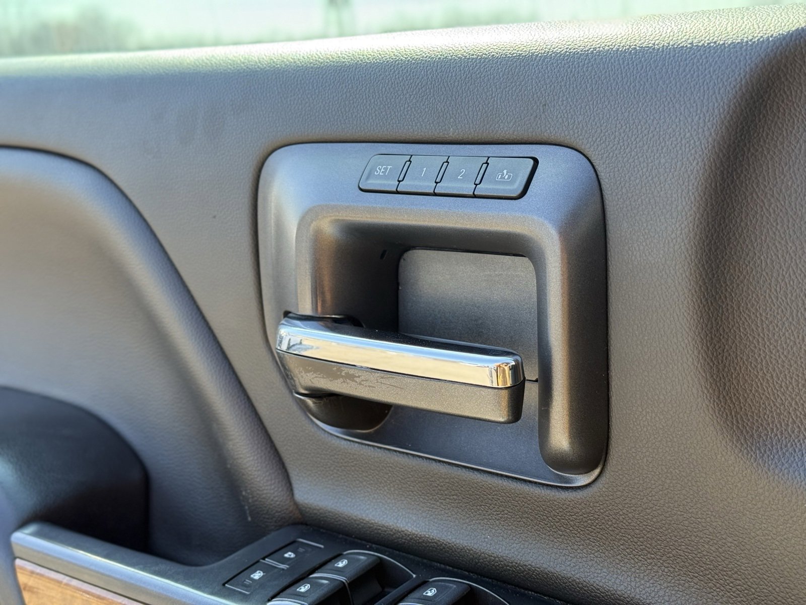 Used 2019 Chevrolet Silverado 2500 High Country w/ Duramax Plus Package image 20