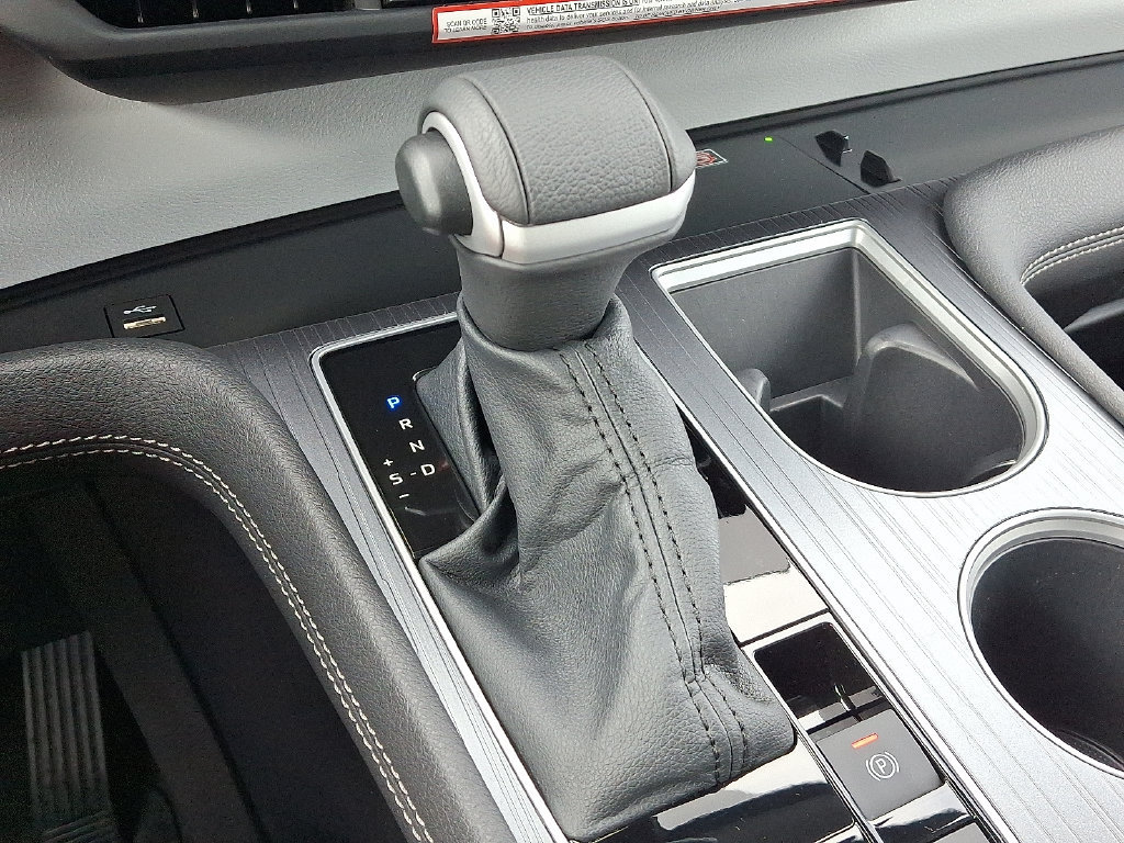Certified 2026 Toyota Sienna XLE FWD image 18