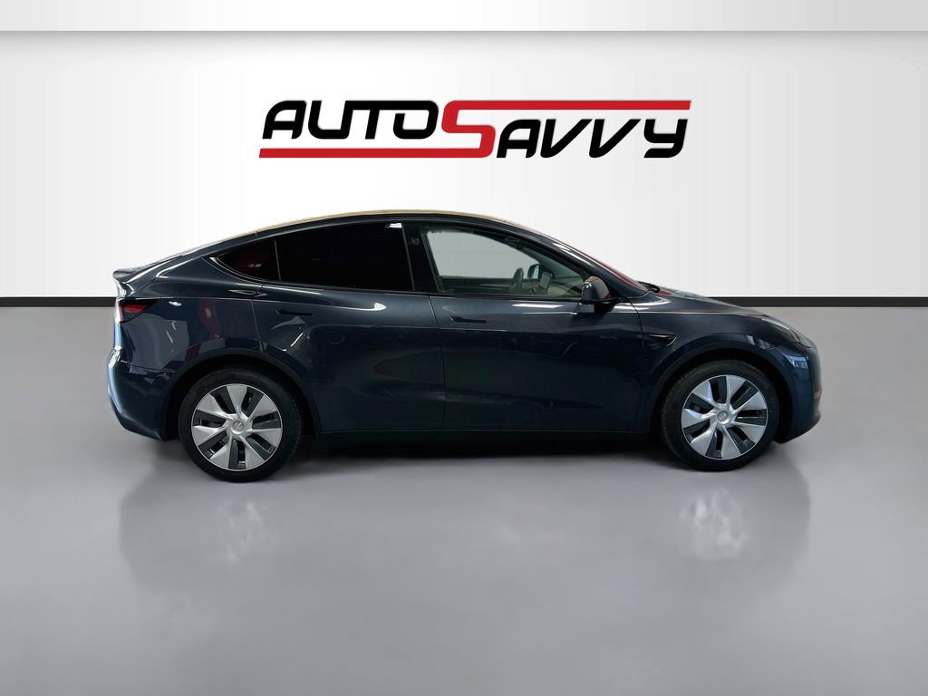 Used 2024 Tesla Model Y Long Range AWD/4WD image 8