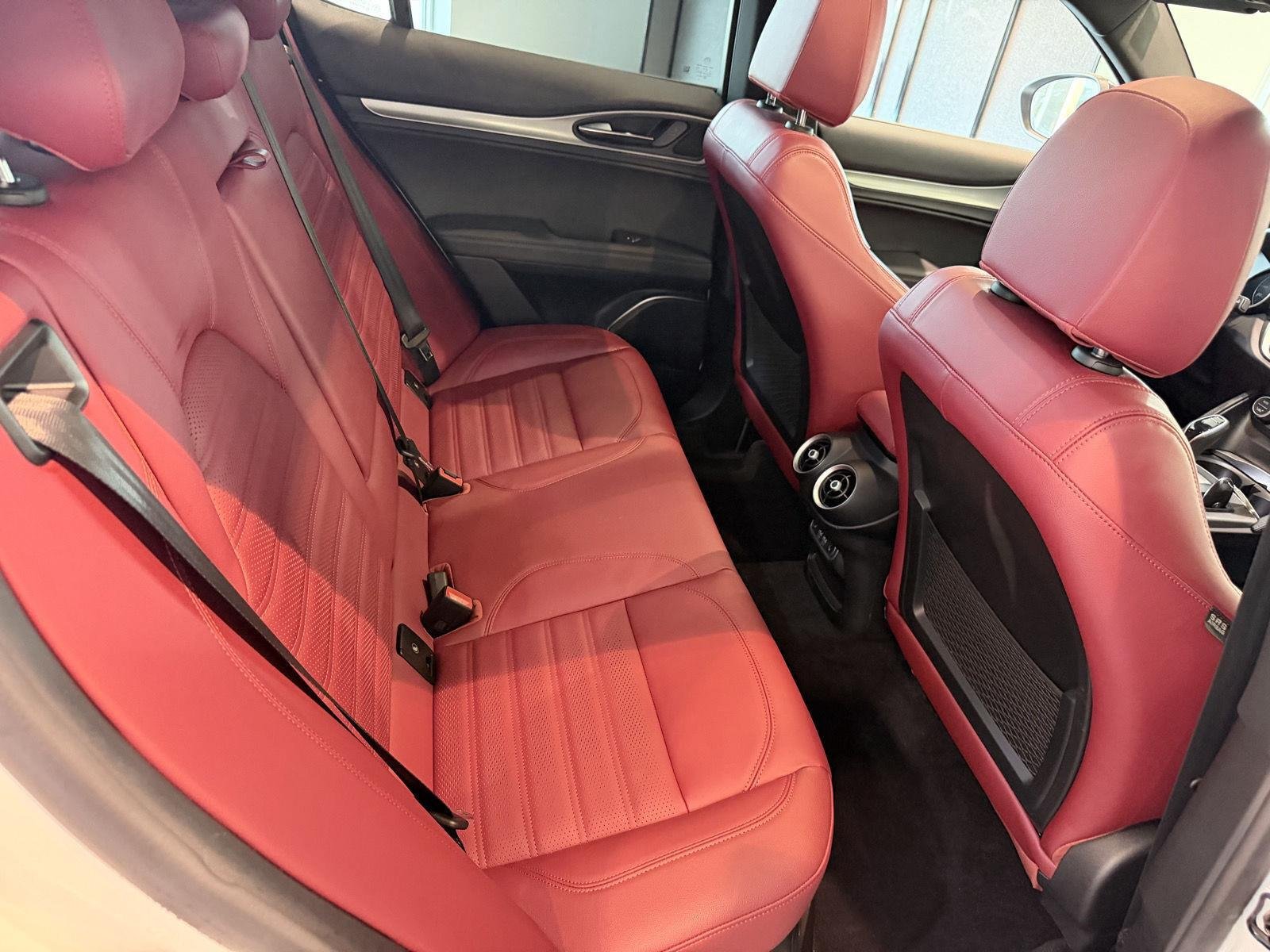 Used 2023 Alfa Romeo Stelvio Veloce AWD/4WD image 27