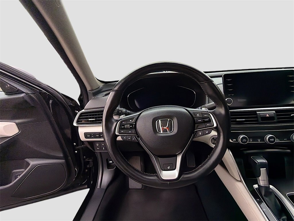 Used 2018 Honda Accord Touring image 11