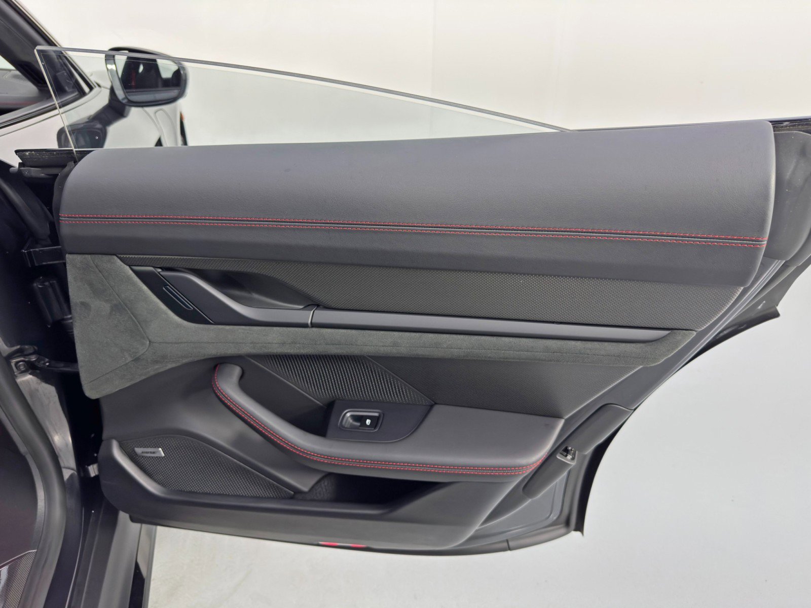 Used 2023 Porsche Taycan GTS image 48