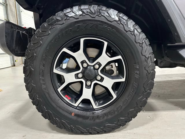 Used 2021 Jeep Wrangler Unlimited Rubicon w/ Cold Weather Group AWD/4WD image 24