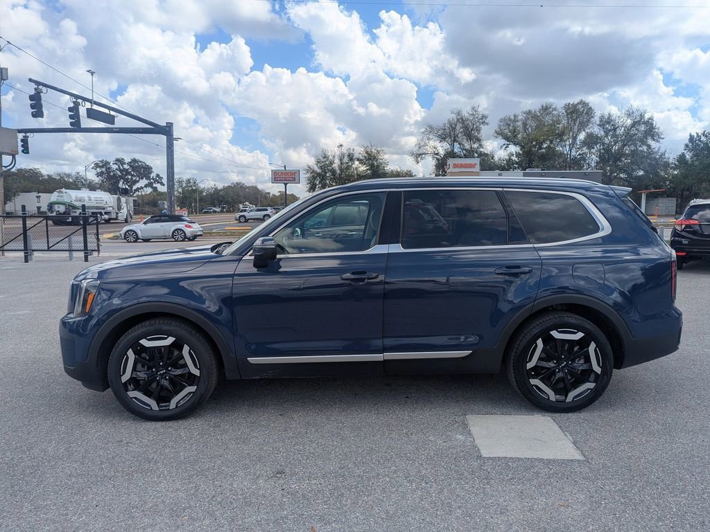Used 2023 Kia Telluride EX image 5
