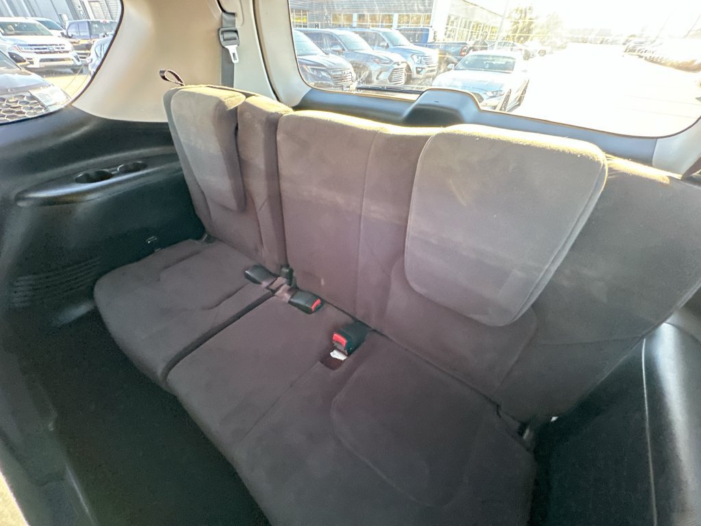 Used 2023 Nissan Armada S RWD image 4