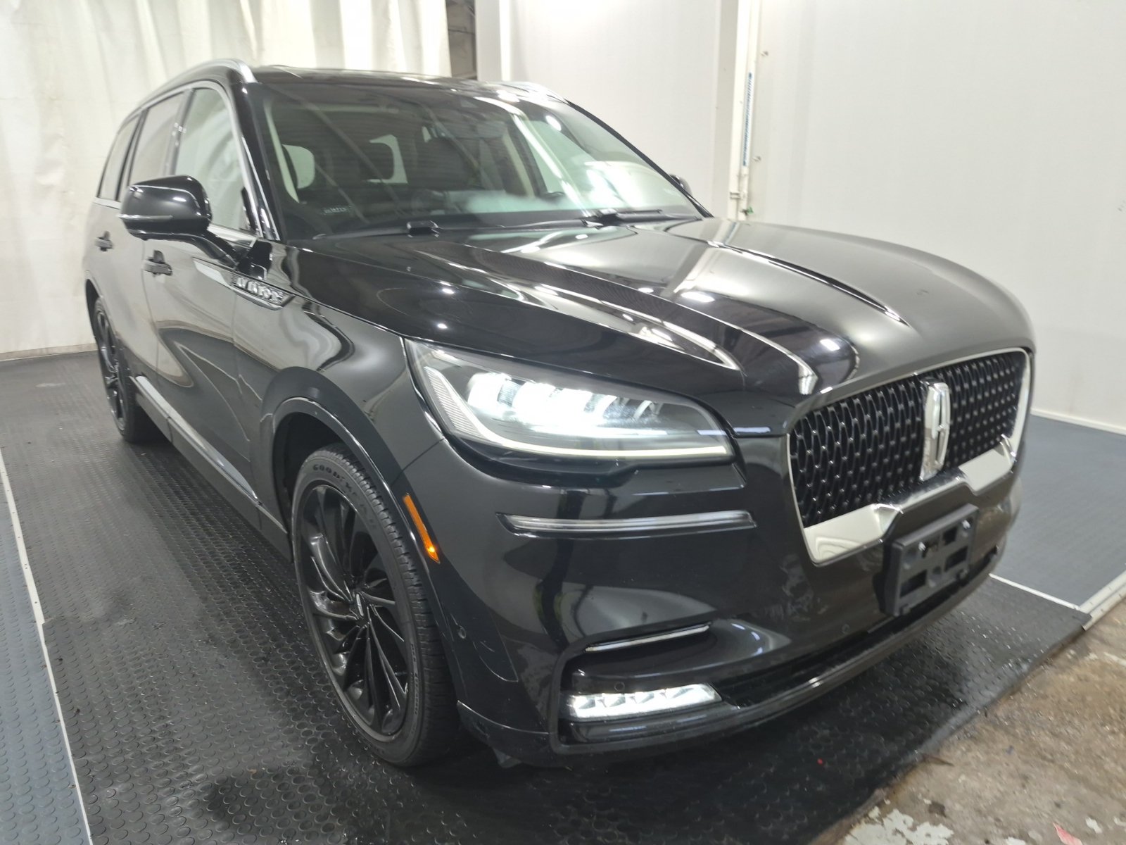 Used 2021 Lincoln Aviator Reserve AWD/4WD image 5