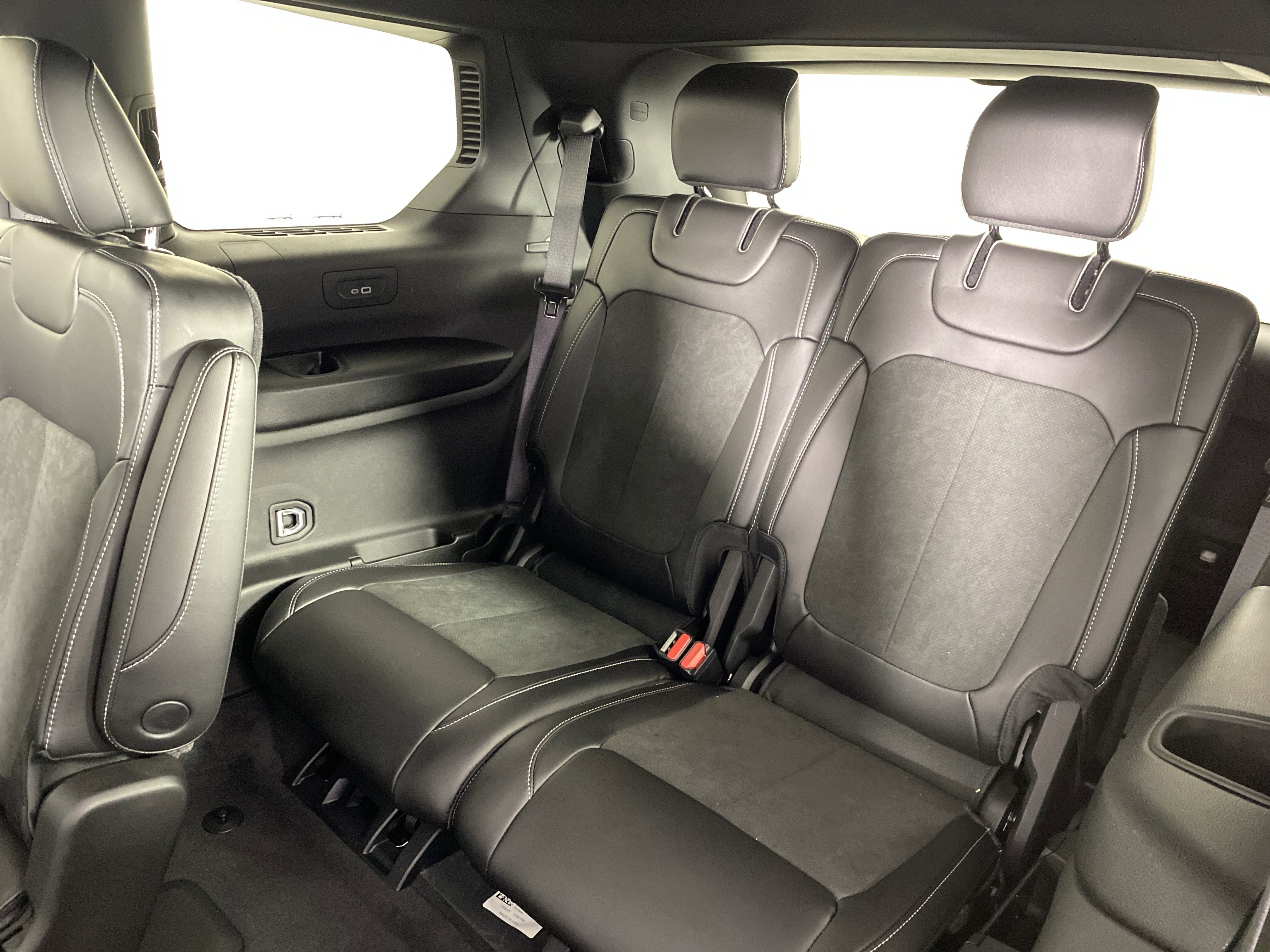 New 2025 Jeep Grand Cherokee L Altitude image 30