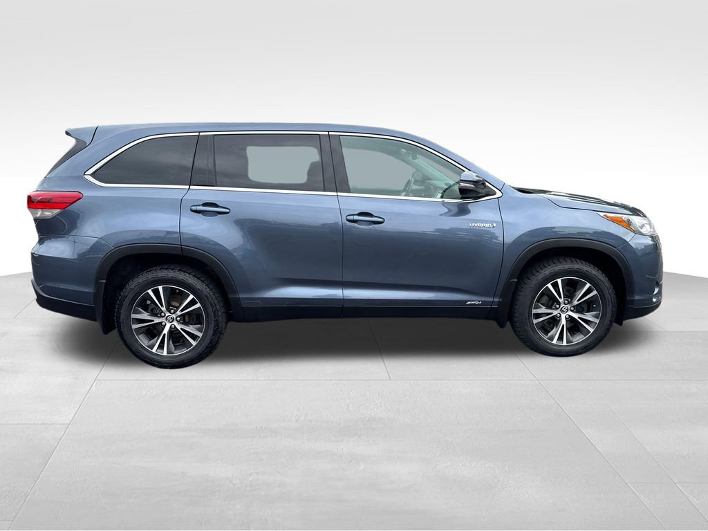 Used 2019 Toyota Highlander LE AWD/4WD image 6