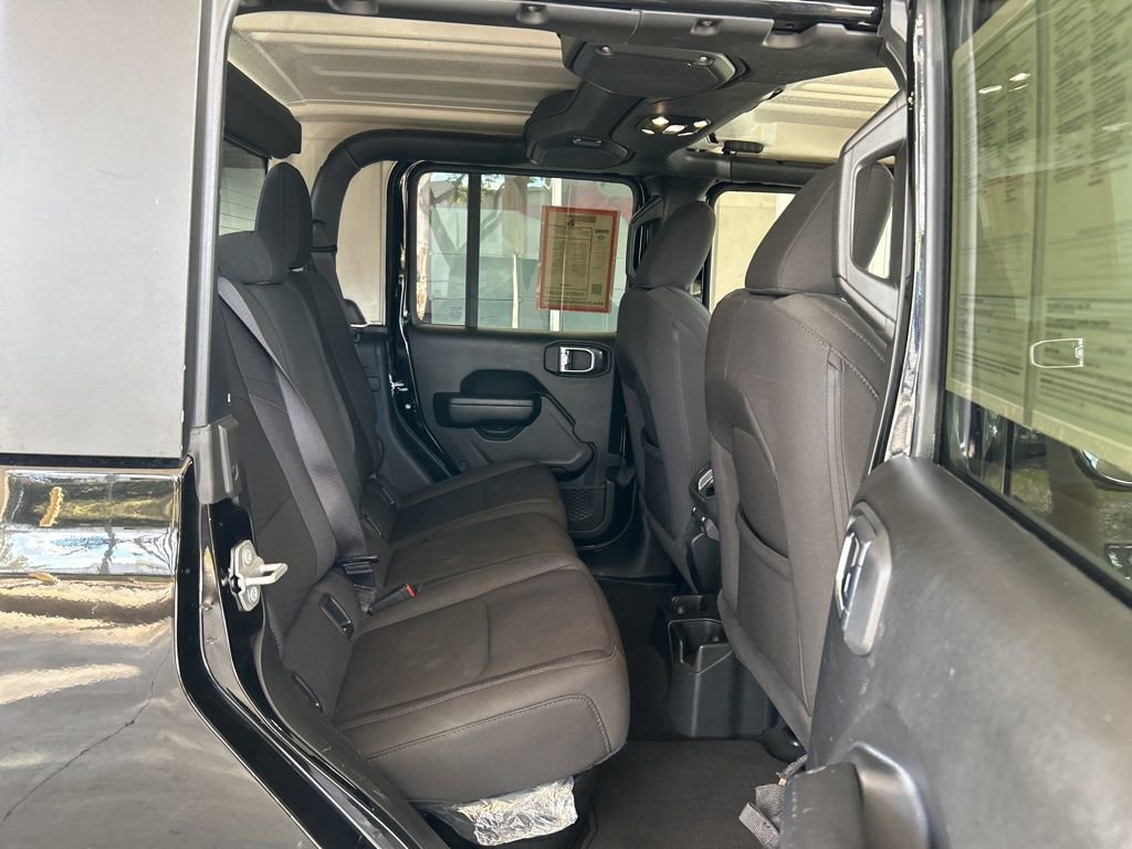 Used 2023 Jeep Gladiator Sport image 28
