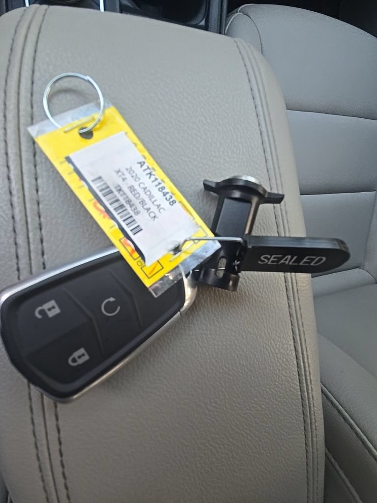 Used 2020 Cadillac XT4 Luxury FWD image 26