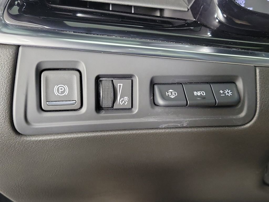 Used 2025 Cadillac XT6 Premium Luxury w/ Technology Package image 32