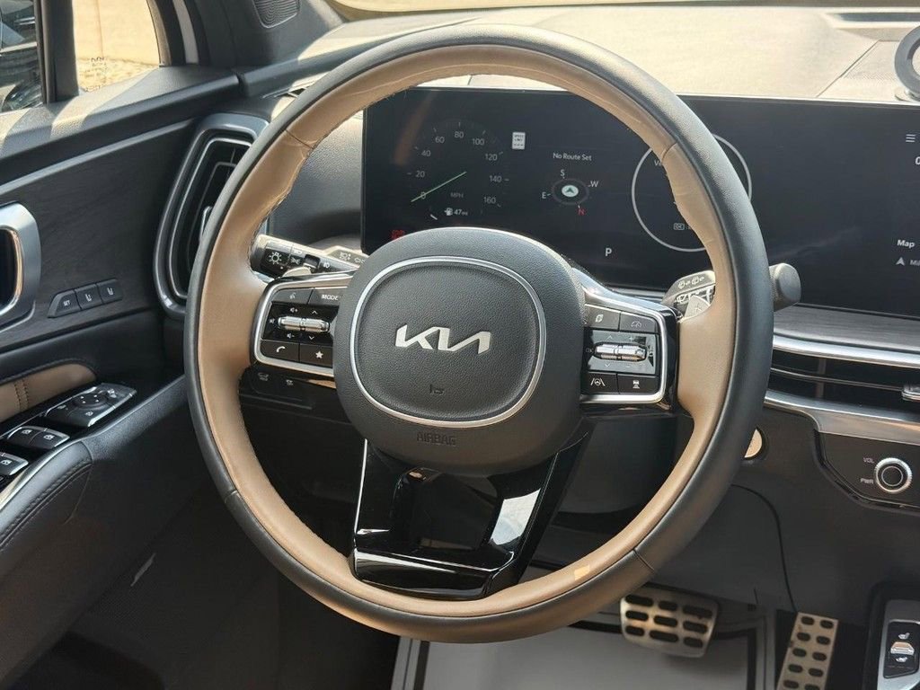Used 2025 Kia Sorento SX Prestige w/ Olive Brown Leather Package image 18