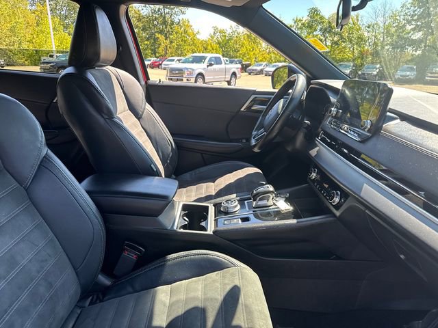 Used 2023 Mitsubishi Outlander SE image 17