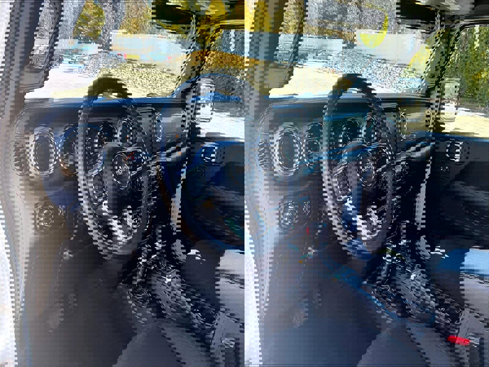 Used 2023 Jeep Gladiator Overland image 8