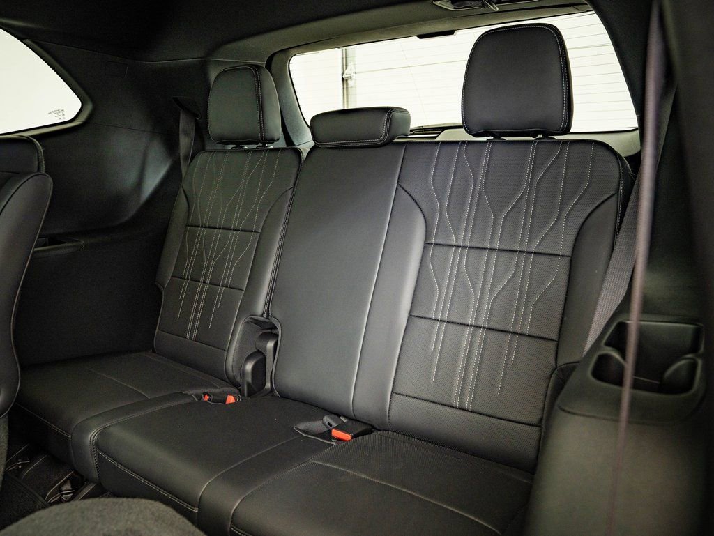 Used 2025 Buick Enclave Avenir w/ Super Cruise Package image 49