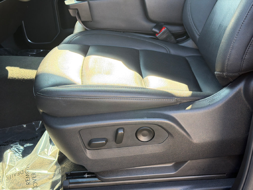 Used 2025 GMC Sierra 1500 SLT AWD/4WD image 16