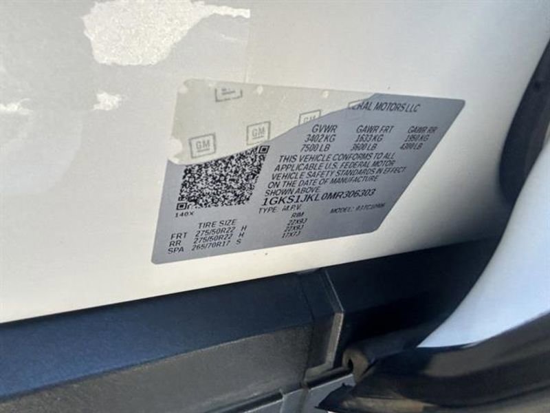 Used 2021 GMC Yukon XL Denali w/ Denali Premium Package image 33