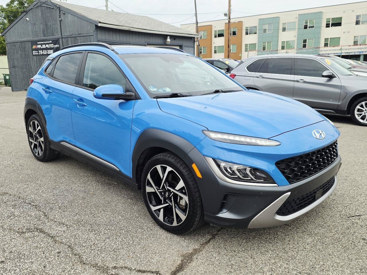 Used 2022 Hyundai Kona Limited FWD image 3