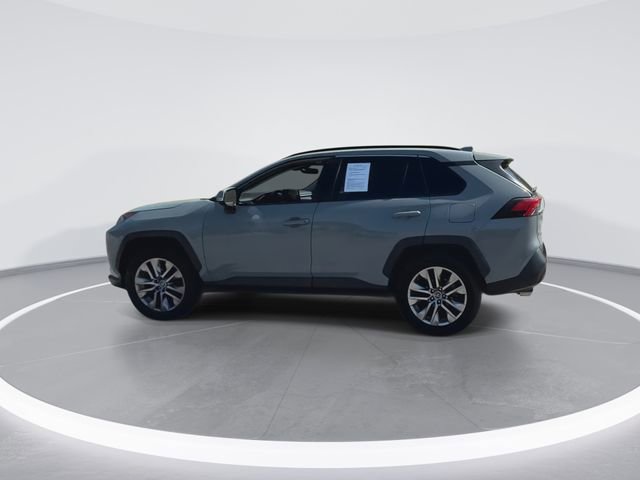 Used 2019 Toyota RAV4 XLE Premium FWD image 8